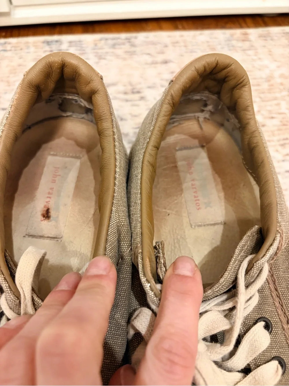 Converse Men's Low-Top Sneakers in Beige and Cream John Varvatos - Picture 2 of 4